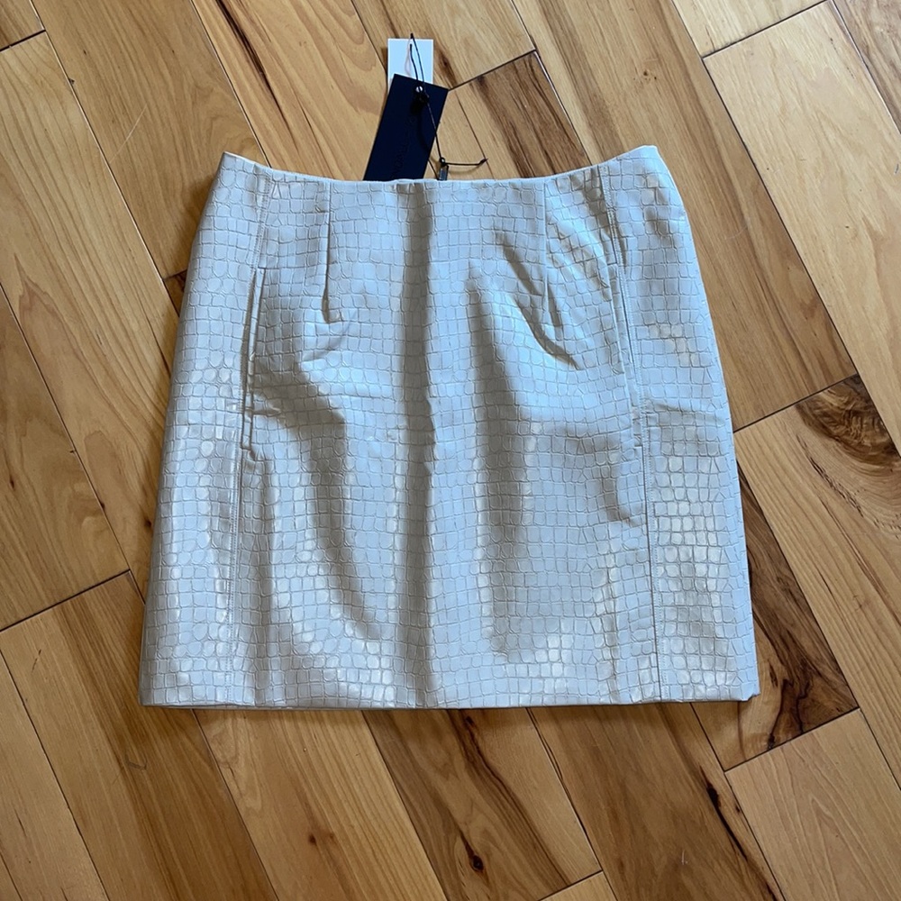 KENDALL & KYLIE mini vegan leather skirt